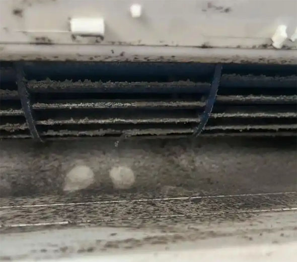 古蔺空调吹的风有股烧焦味是怎么回事